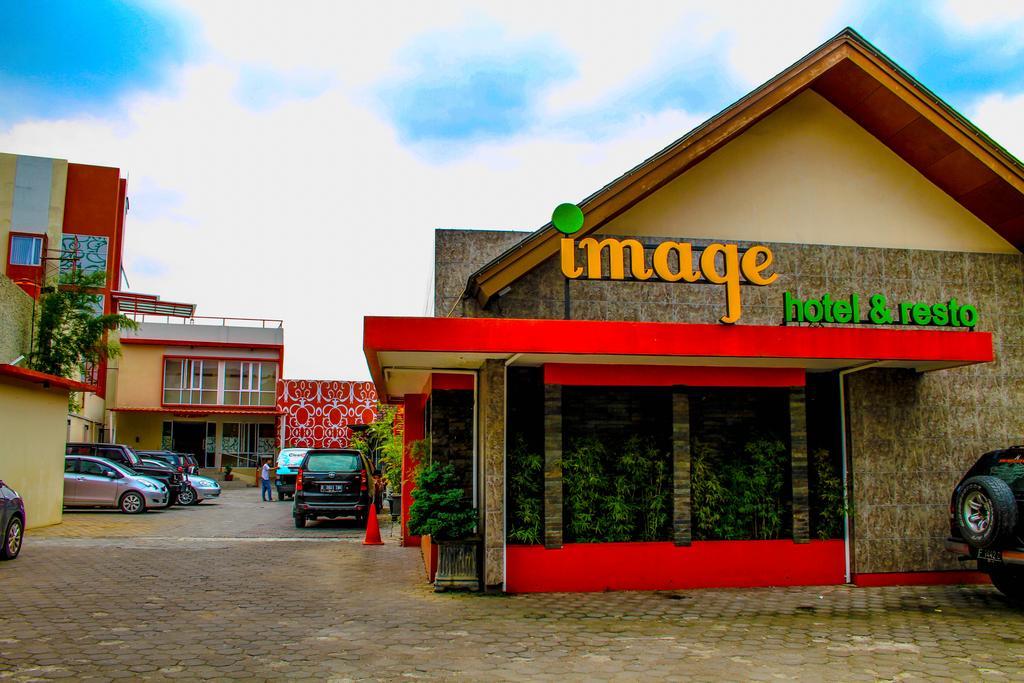 Image Hotel And Resto Bandung Exterior foto